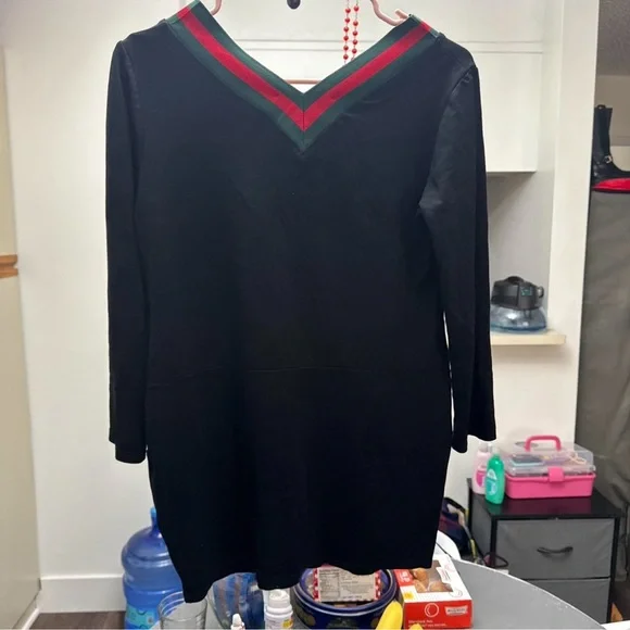 Gucci Black V-Neck Top with Red and Green Web Trim - Picture 4 of 5